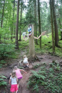 Der Schwarzwald bietet Euch einige Erlebnispfade um dort mit den Kindern zu wandern.  foto (c) kinderoutdoor.de
