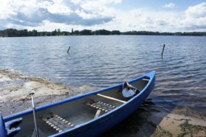 D'ie Jugendherbergen haben ein attraktives Sommerprogramm für Familien: Mit dem Kanu paddeln gehört bei der Jugendherberge in Lübeck dazu. foto (c) kinderoutdoor.de