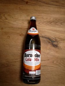 Cola-Mix aus dem Hause Hornecker: Dank des zugesetzten Limettensafts erinnert man sich noch lange an dieses Getränk. foto (c) kinderoutdoor.de