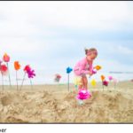 Kinder an der Flandern Küste: Papierblumen, Pferde und Prielblumen