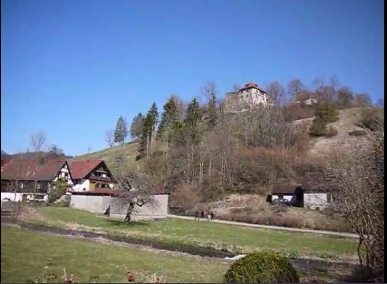 Kinder wandern am Messelberg Kinderoutdoor Outdoor Erlebnisse mit