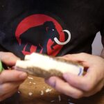 Kinder schnitzen