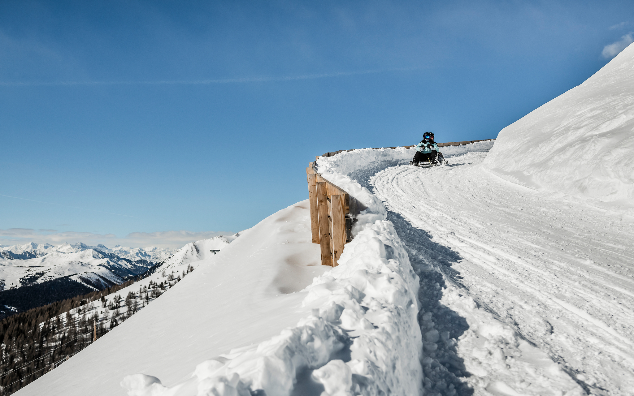 Winter ohne Ski: Rodeln, Biathlon, Alpakas & Ballonfahrten