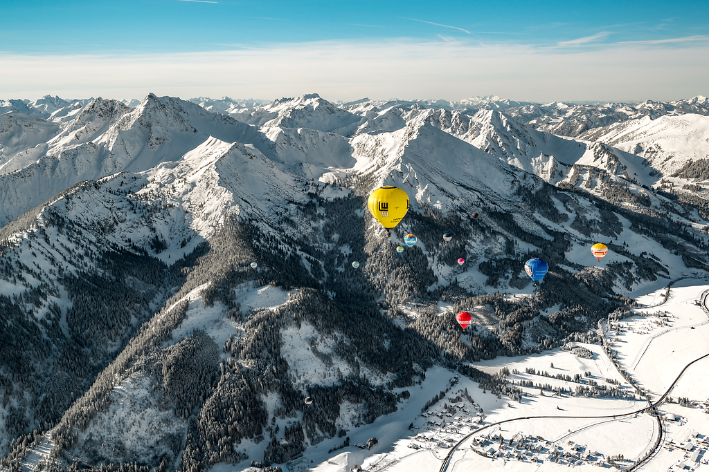 Slow Travel im Tannheimer Tal 2026: Wo Zeit stillsteht,Ballone tanzen