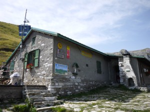 Das Rifugio Enrico Rossi liegt auf 1.608 m in den unglaublich beeindruckenden apuanischen Alpen.  Foto (c) kinderoutdoor.de